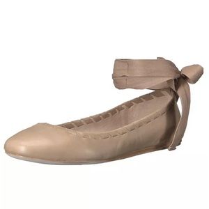 Via Spiga Leather Baylie Flats nude 10M $150